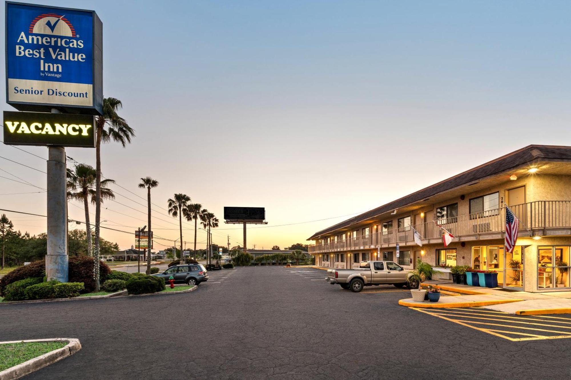 Americas Best Value Inn - Lake City Exteriör bild