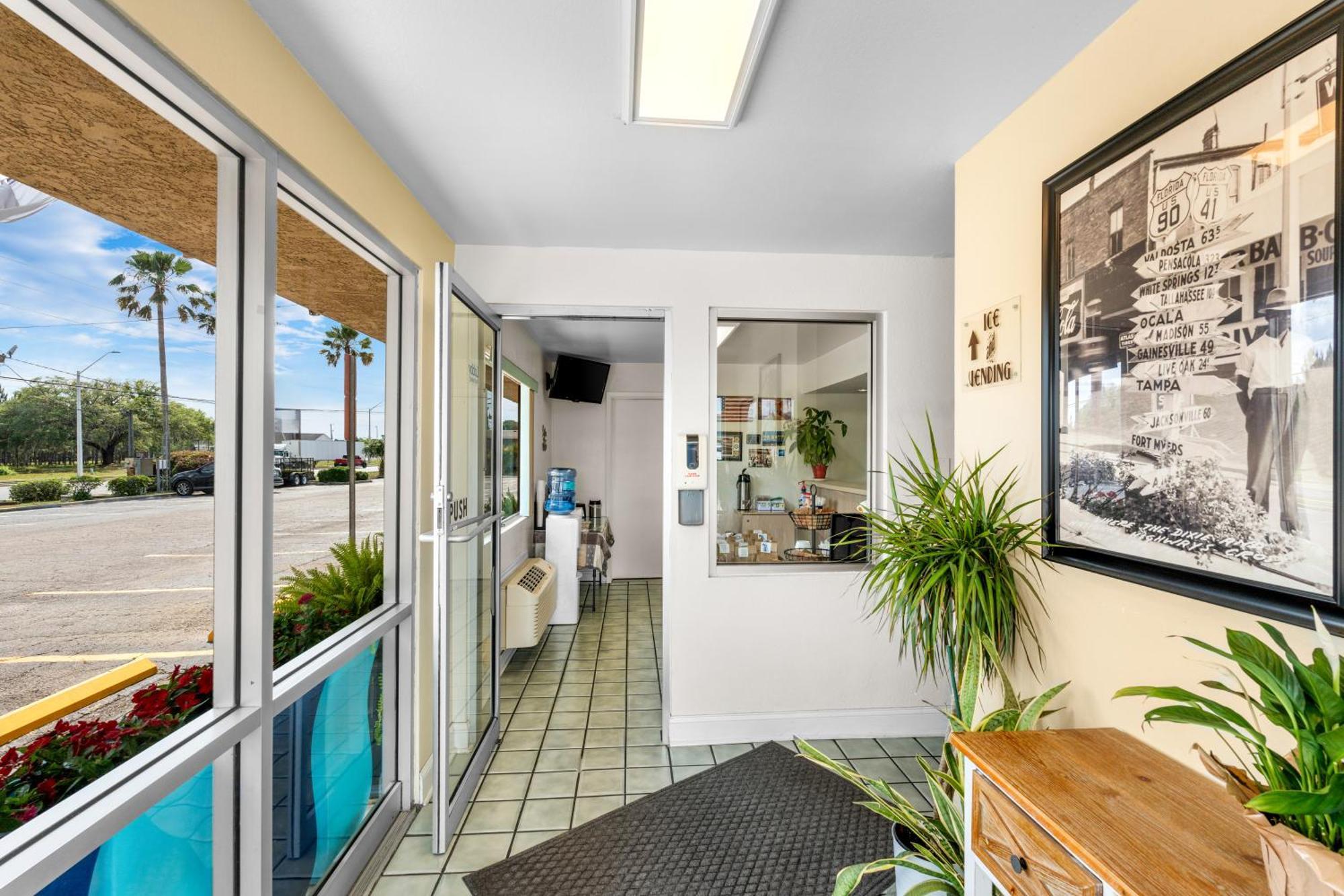 Americas Best Value Inn - Lake City Exteriör bild