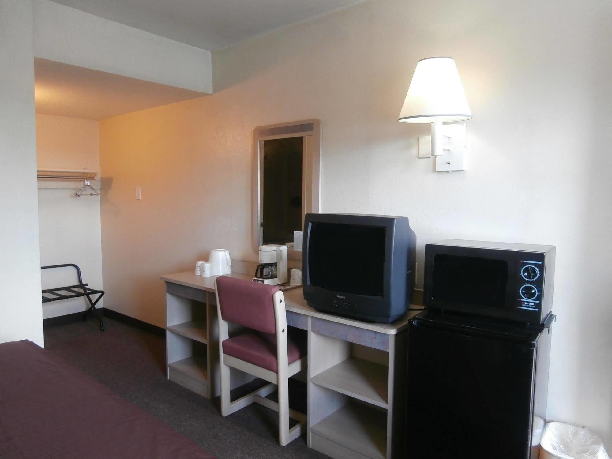 Americas Best Value Inn - Lake City Exteriör bild